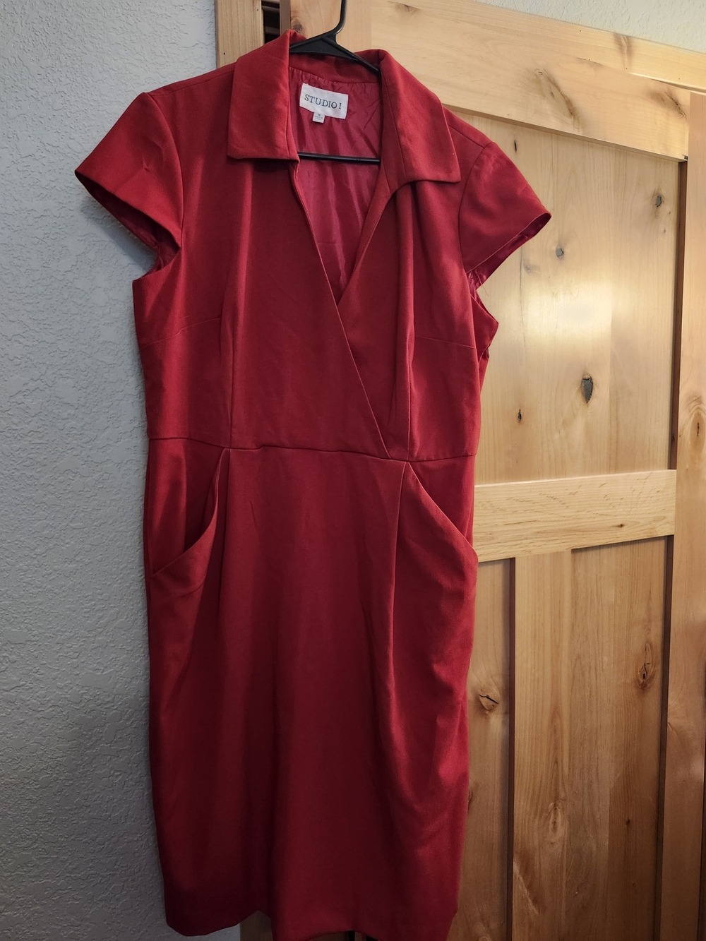 Studio I Red Cap-Sleeve V-Neck Midi Dress